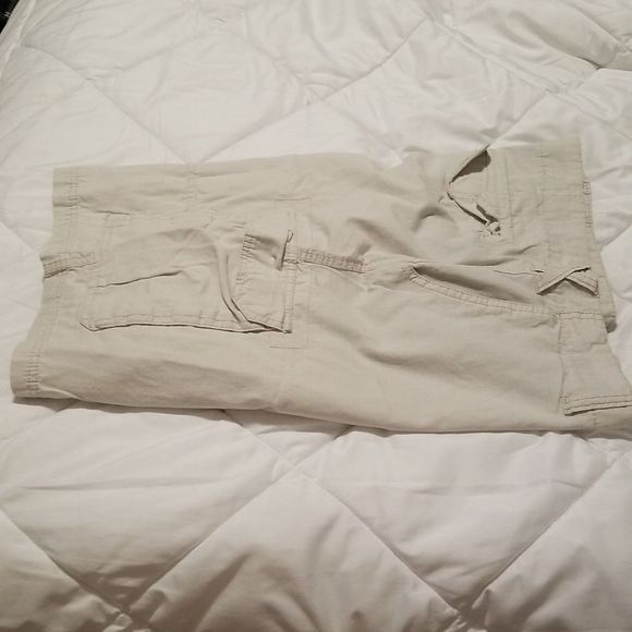 Mens Cargo shorts size 40 - Picture 1 of 5